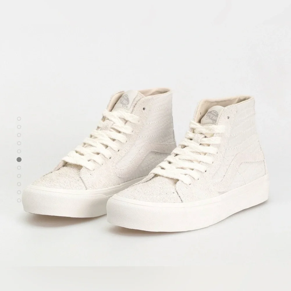 Vans Sk8 Hi Tapered Vr3 Shoes - white (gray multi) 
6M US - 7.5W US - Picture 9 of 9
